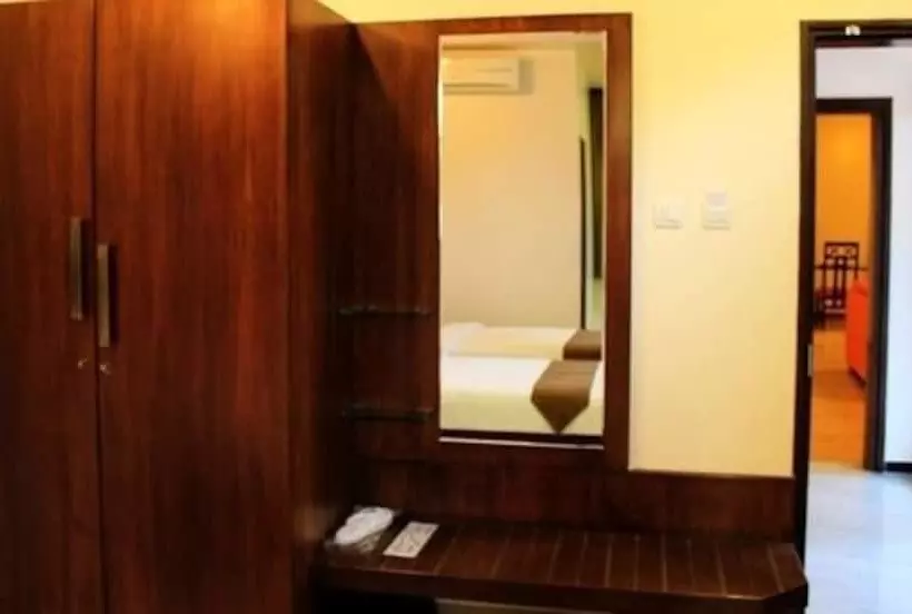 Fotos del hotel Compact Maple Leaf Ecity:  6