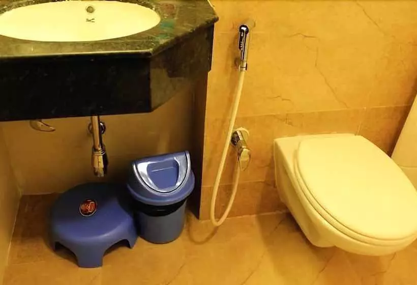 Fotos del hotel Compact Maple Leaf Ecity:  2