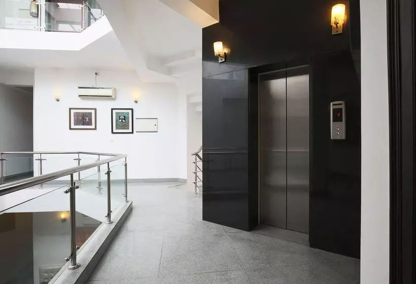 Fotos del hotel Fabhotel Pvr Saket 2:  3