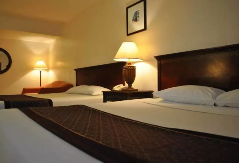 Fotos del hotel Subic Bay Travelers  & Event Center:  16