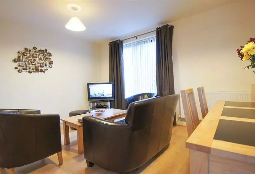 Fotos del hotel Crompton Court Apartments:  25