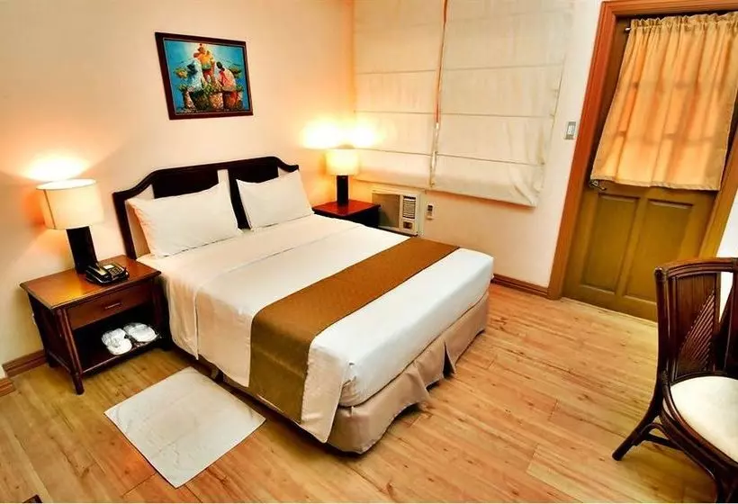 Fotos del hotel Subic Holiday Villas:  2