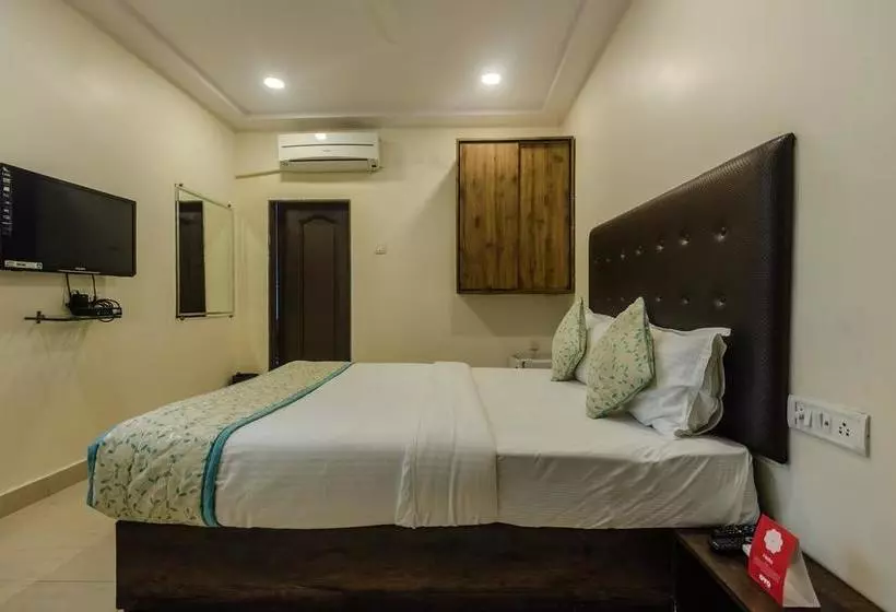 Fotos del hotel Oyo Rooms Near Kokilaben Hospital:  17