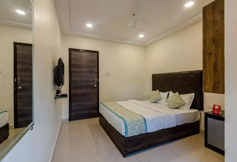 Fotos del hotel Oyo Rooms Near Kokilaben Hospital:  12