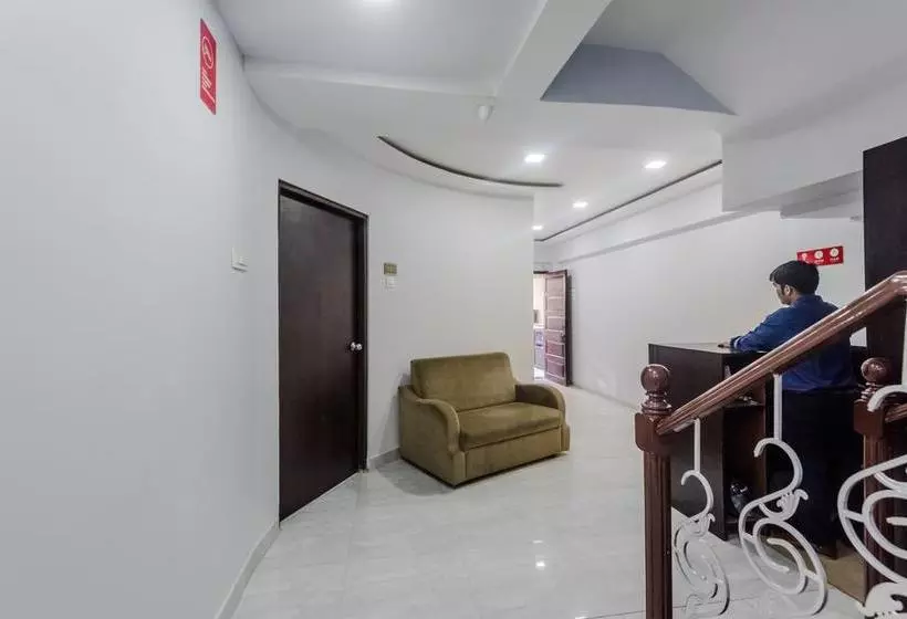 Fotos del hotel Oyo Rooms Near Kokilaben Hospital:  2
