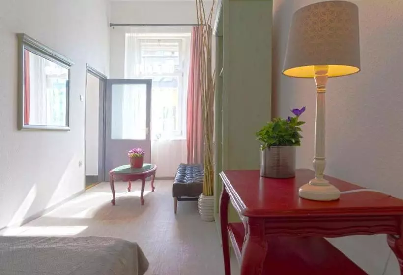 Fotos del hotel Souper Apartments Downtown:  11