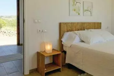 Awesome Home In Son Carrió With Kitchenette - Son Carrio