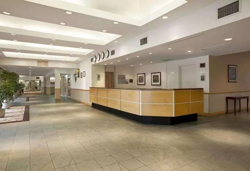 Fotos del hotel Travelodge By Wyndham Ottawa West:  2