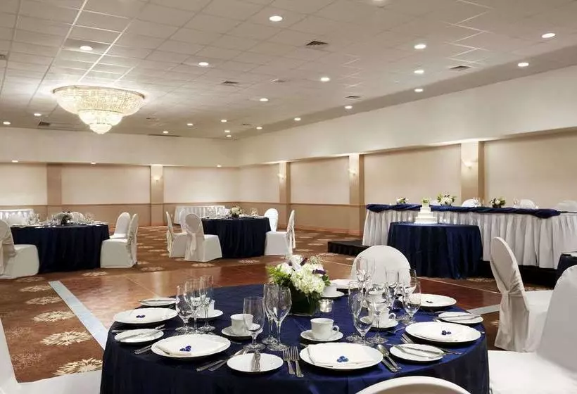 Fotos del hotel Travelodge By Wyndham Ottawa West:  3