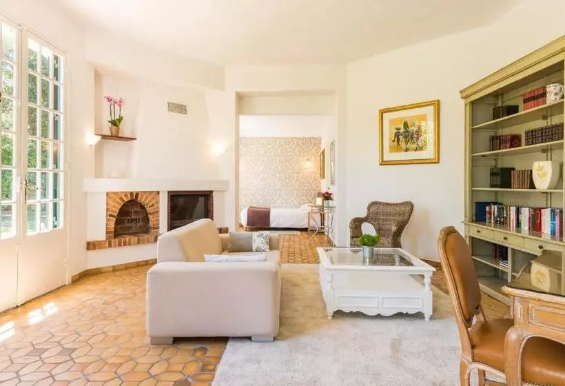 Fotos del hotel Mas Djoliba:  11