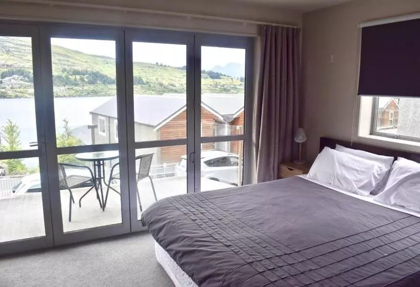 Fotos del hotel Alpine Village Apartments:  7