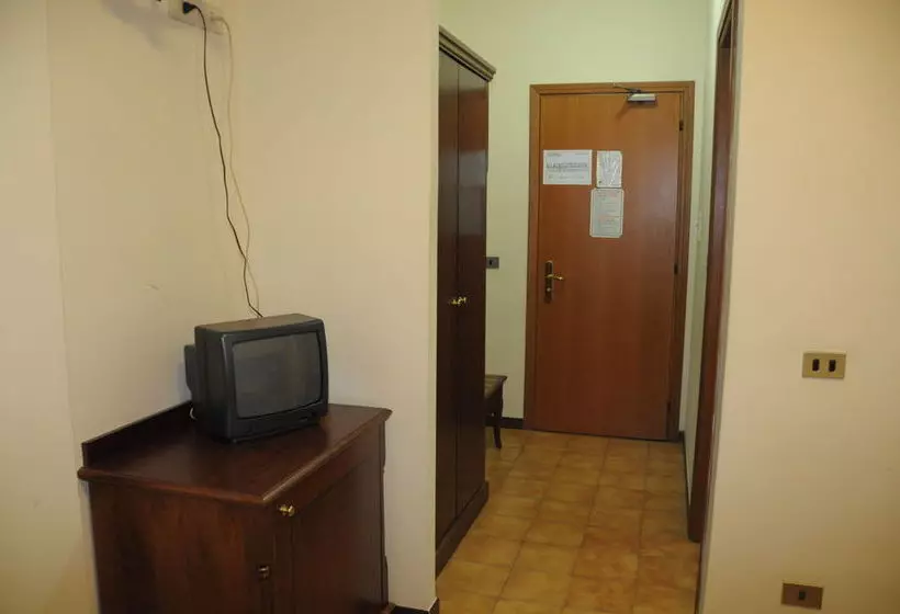 Fotos del hotel Cinecittà:  17