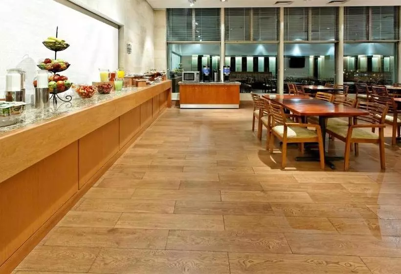 Fotos del hotel Holiday Inn Express  Puerto Montt  Patagonia:  5