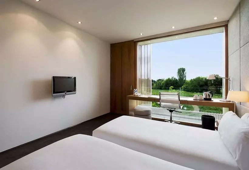 La Mola Hotel & Conference Center