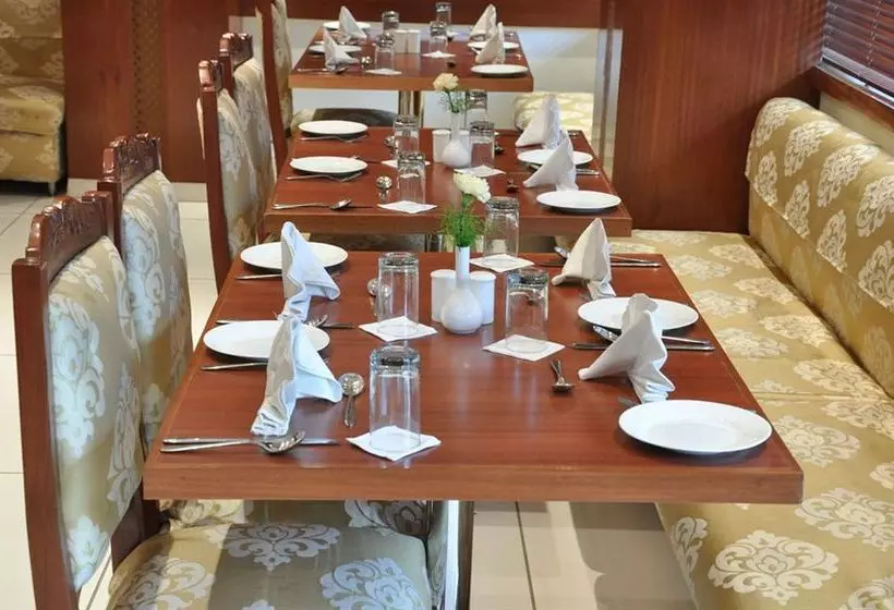 Fotos del hotel The Royal Cm:  11