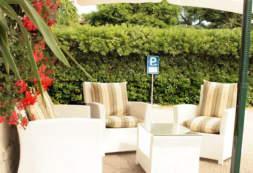 Fotos del hotel Small Hotel Royal:  4