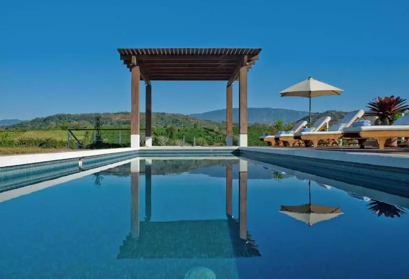 Asclepios Wellness & Healing Retreat
