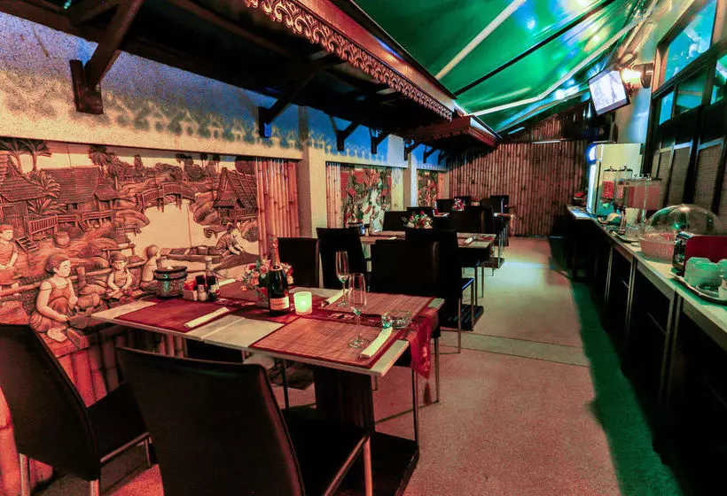 Fotos del hotel Palm Oasis Apartments:  3