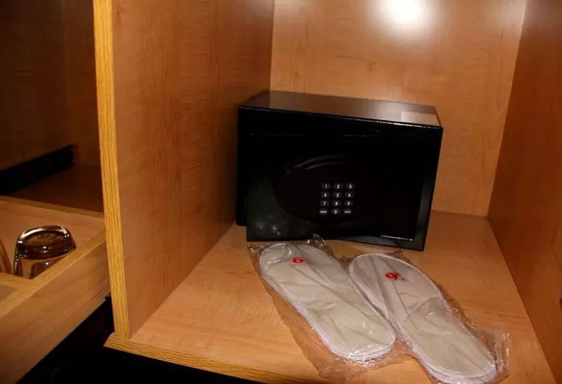 Fotos del hotel The Ninety Six Boutique:  6