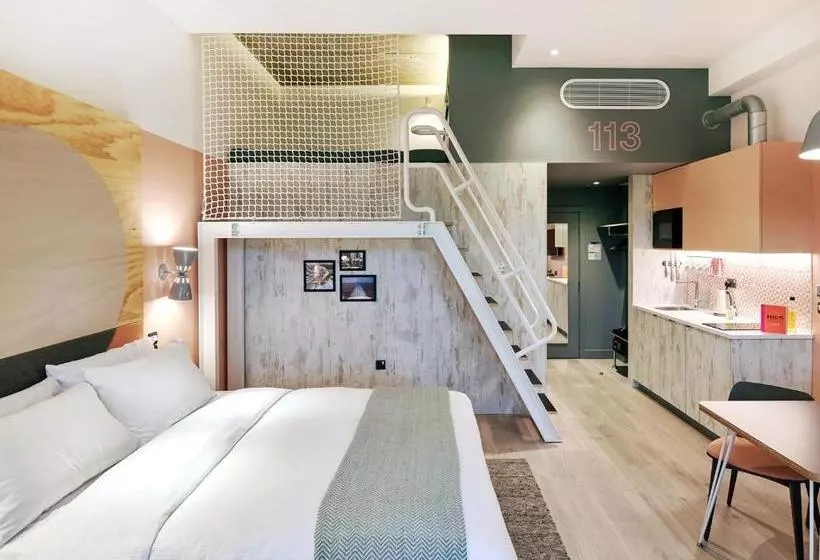 Fotos del hotel Room2 Southampton Hometel:  25