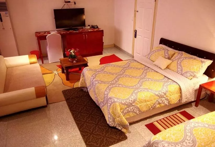 Fotos del hotel Robyanne S Lodge & Restaurant:  3