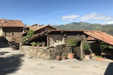 La Casa De Las Chimeneas - Vega de Liebana