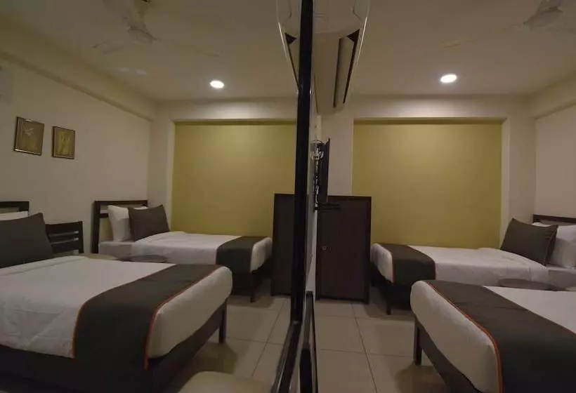 Fotos del hotel Collection O 48220 Ram Nagar Colony:  13
