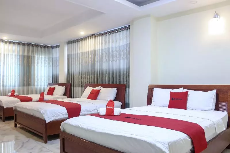 Fotos del hotel Reddoorz Plus @ Dong Den Street:  5