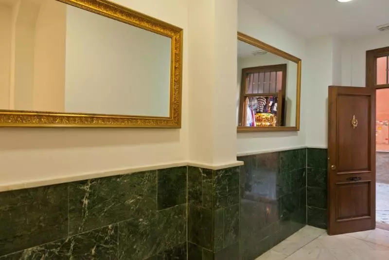 Fotos del hotel Apartamentos Elvira 21:  2