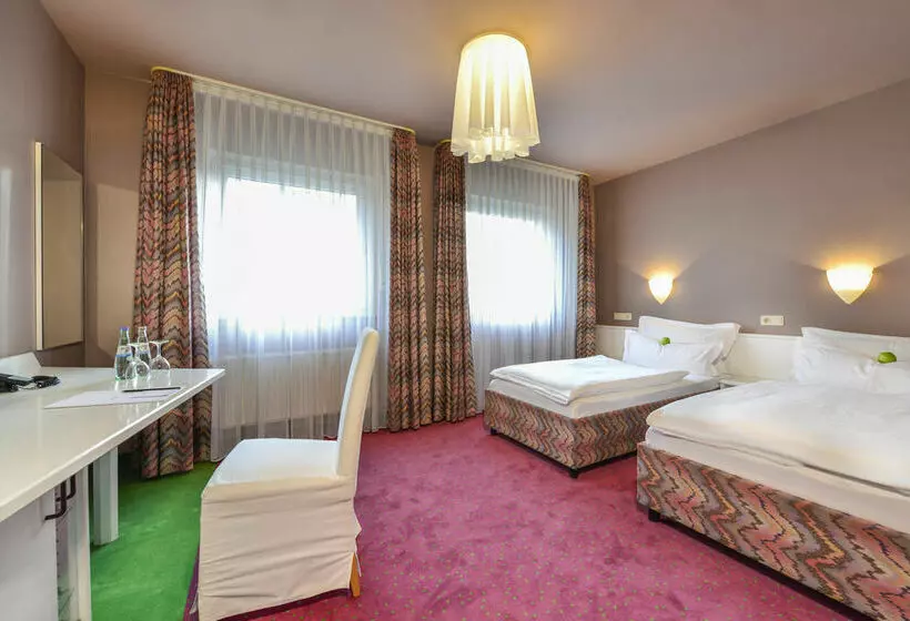 Fotos del hotel Airport Hotel By The New Yorker:  15