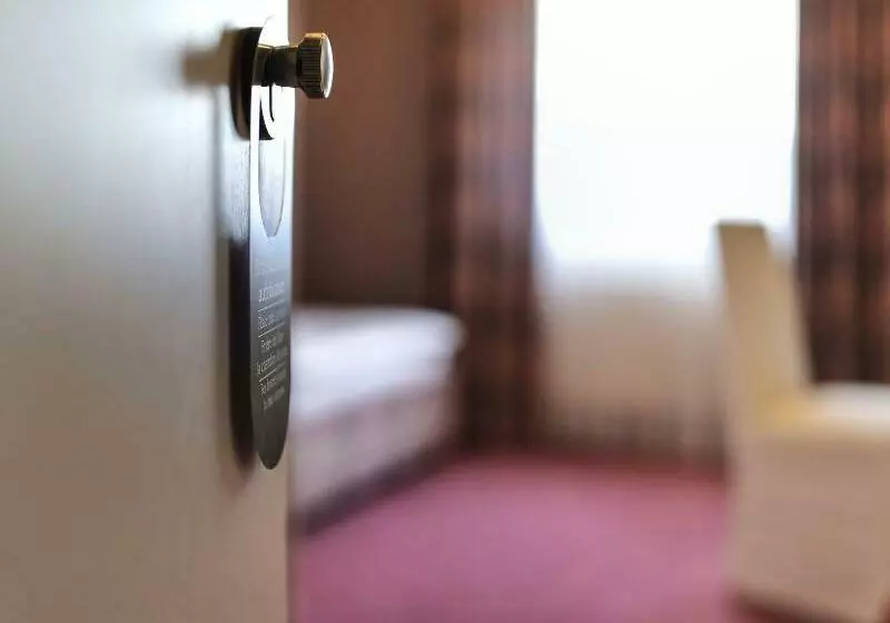 Fotos del hotel Airport Hotel By The New Yorker:  24