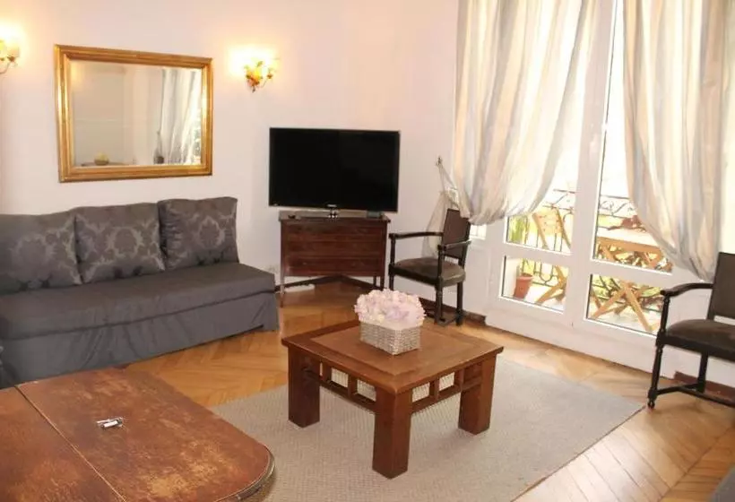 Fotos del hotel Mithouard Apartment:  4