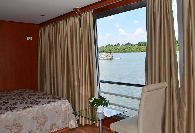 Fotos del hotel Compass River City Boatel:  14