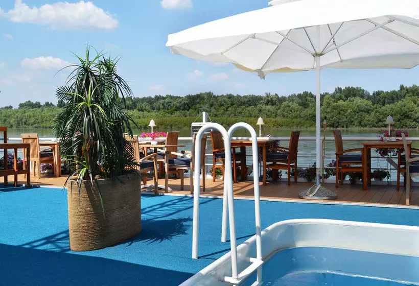 Fotos del hotel Compass River City Boatel:  19