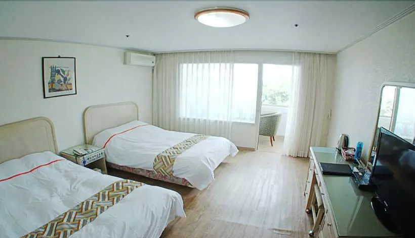 Fotos del hotel Honey Crown:  15