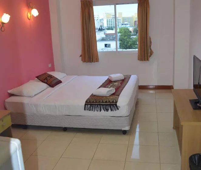 Fotos del hotel Arya Inn Pattaya Beach Hotel:  11