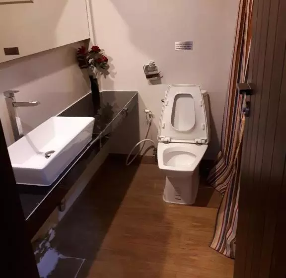 Fotos del hotel At One Inn Hualampong:  9