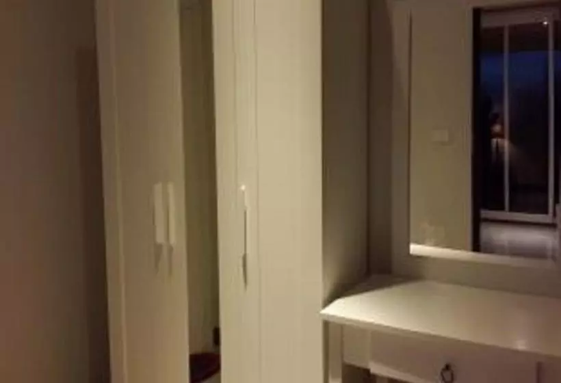 Fotos del hotel Apichada Villa:  7