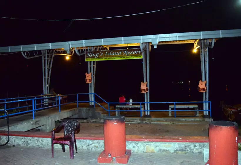 Fotos del hotel Guruge King S Island Resort:  11
