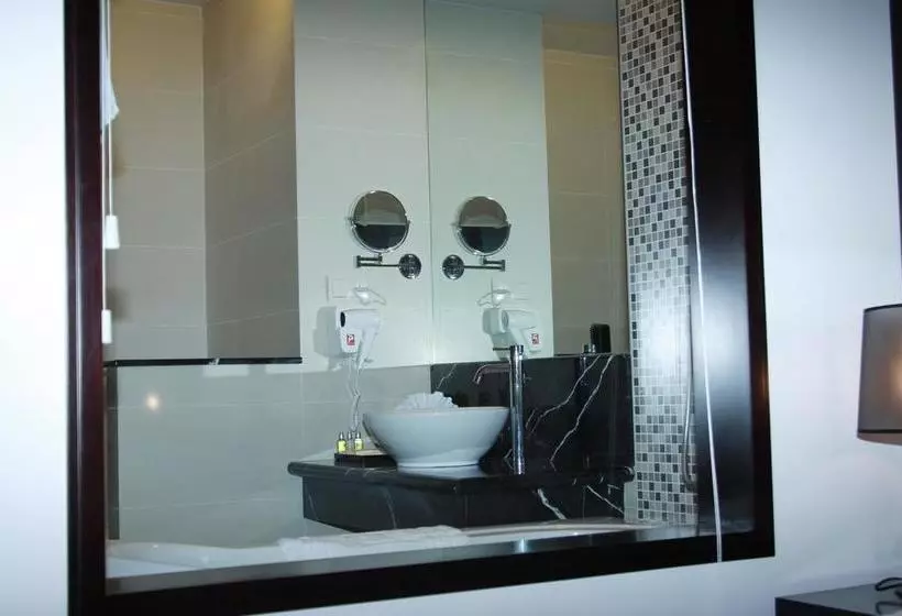 Fotos del hotel Halong Palace:  9