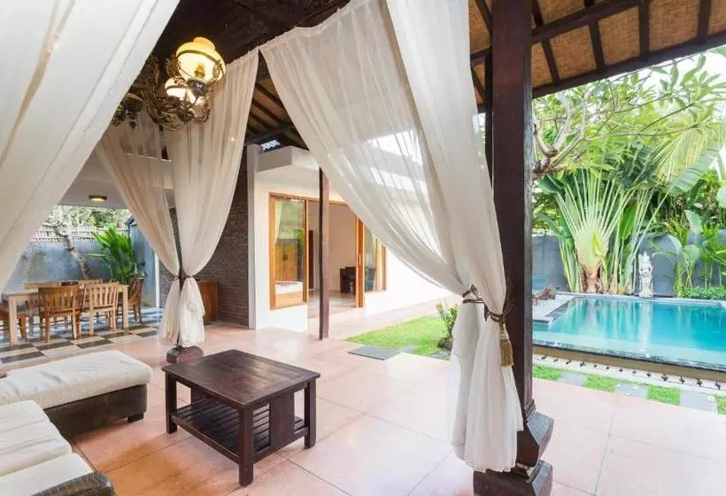 Fotos del hotel Anyar Sari Villa:  3