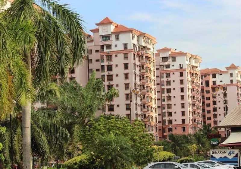 Marina Court @ Niza