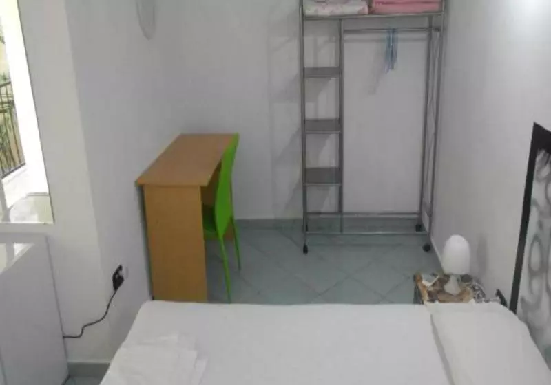 Fotos del hotel Hostal D'italy:  13