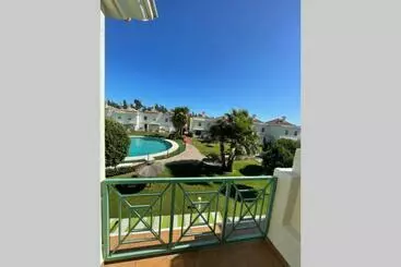 Casa Adosada Con Porche, Piscina Y Pista De Pádel, Junto Al Campo De Golf - Cartaya