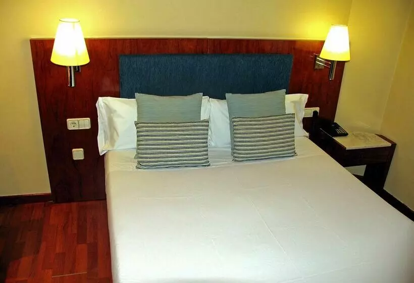 Fotos del hotel Ginosi Pedralbes:  20