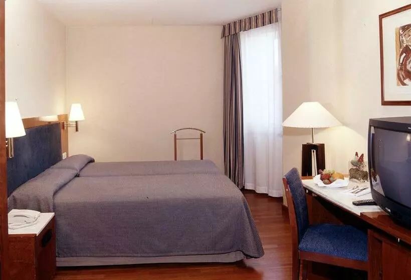 Fotos del hotel Ginosi Pedralbes:  12