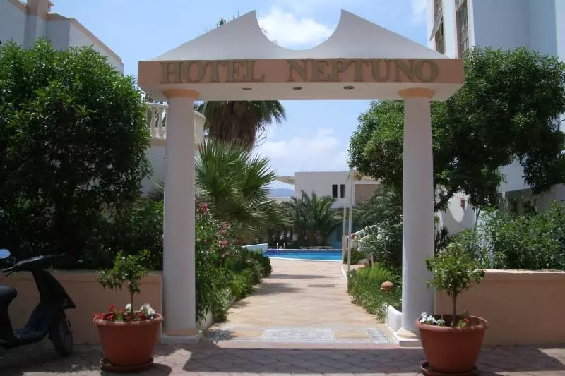 Fotos del hotel Neptuno:  2