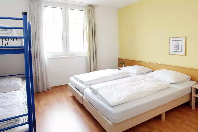 Fotos del hotel A&O Karlsruhe Hauptbahnhof:  9