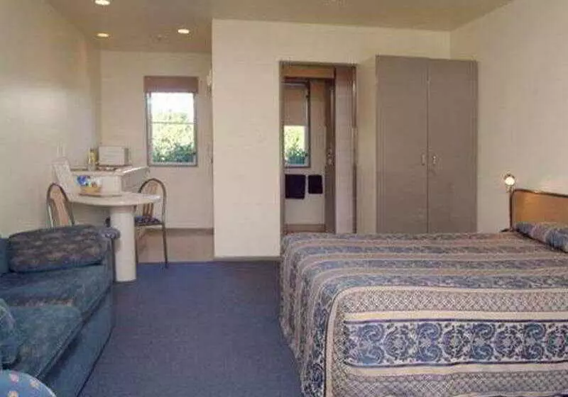 Quality Hotel Cargills