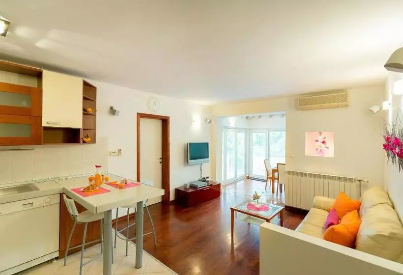 Fotos del hotel Leona & Borna's Central Lapad Suites:  13
